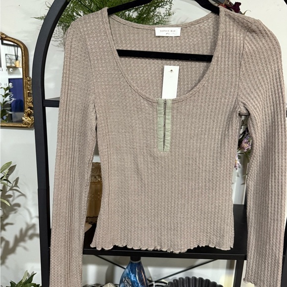 Sophie Rue Tan Ribbed Long Sleeve Blouse size small - Picture 5 of 7